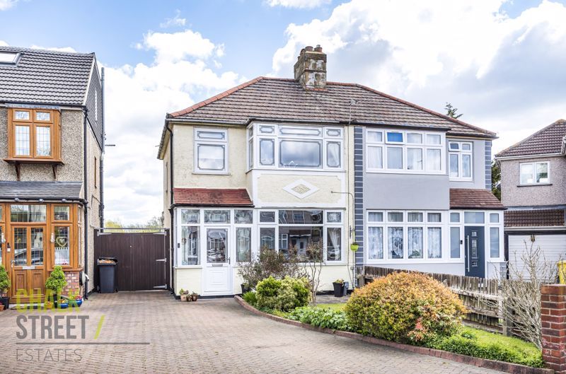 3 bed semidetached house for sale in Seabrook Gardens, Romford RM7