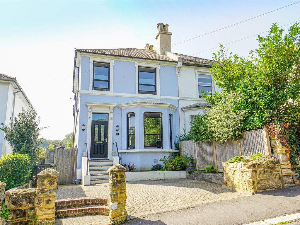 3 bed semidetached house for sale in Baldslow Road, Hastings TN34, £