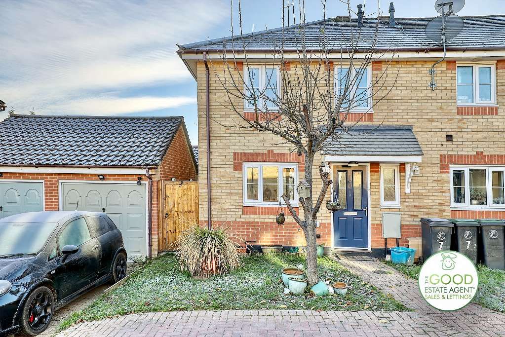 3 bed end terrace house to rent in Beech Close, Loughton IG10 Zoopla