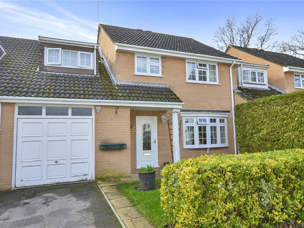 4 bed detached house for sale in Southdown Way, West Moors, Ferndown