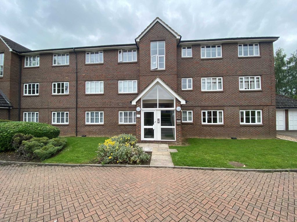 2 bed flat to rent in Corfe Close, Borehamwood WD6 Zoopla