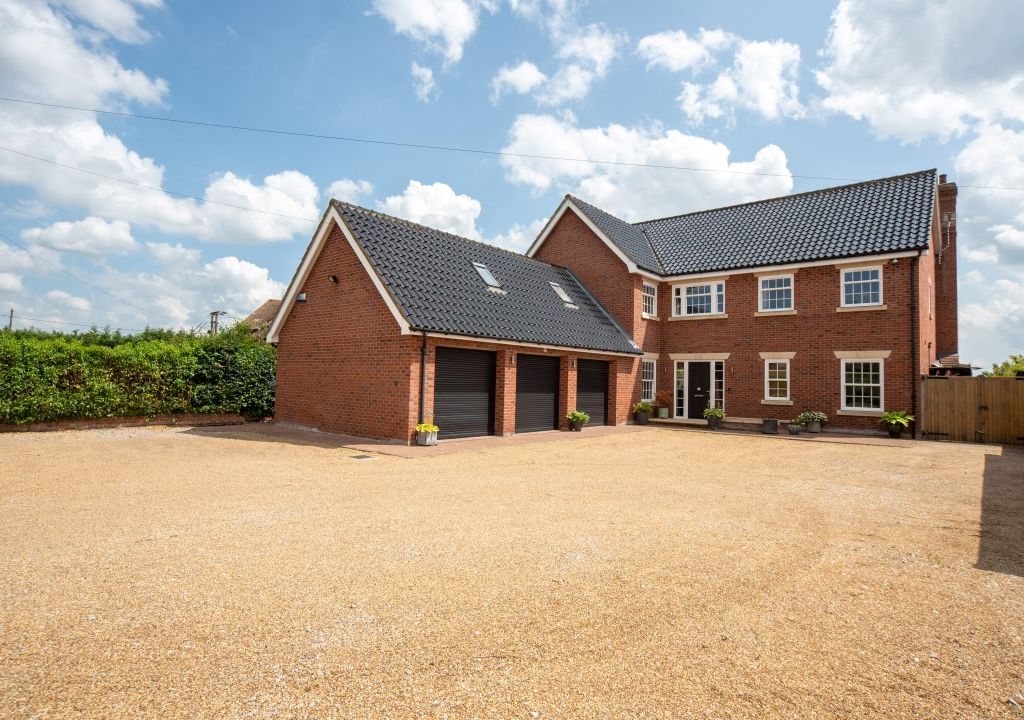 6 bed detached house for sale in Needham Road, Harleston IP20 Zoopla