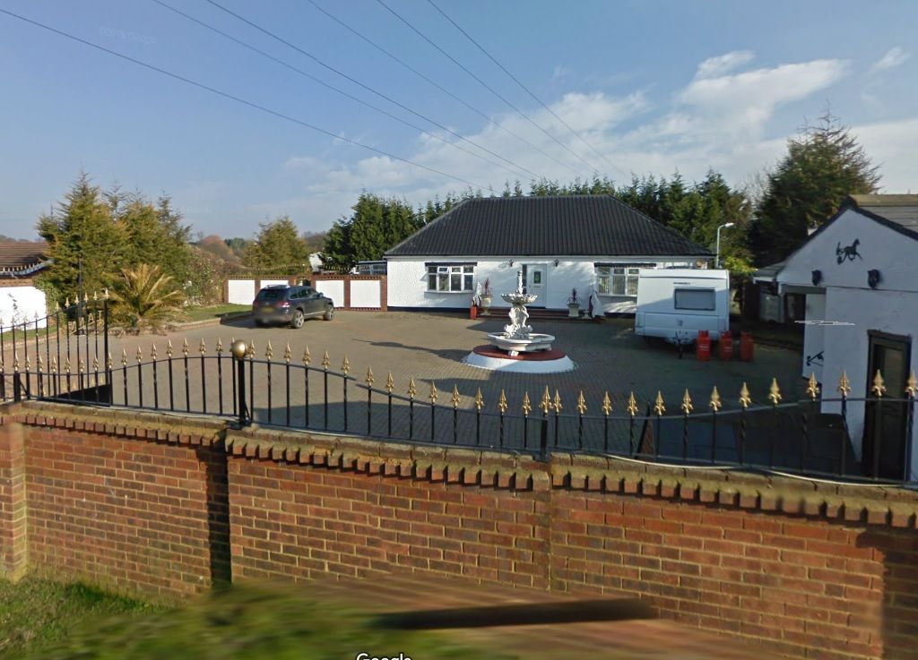 3 bed detached bungalow for sale in Oak Lane, Crays Hill, Billericay CM11 Zoopla