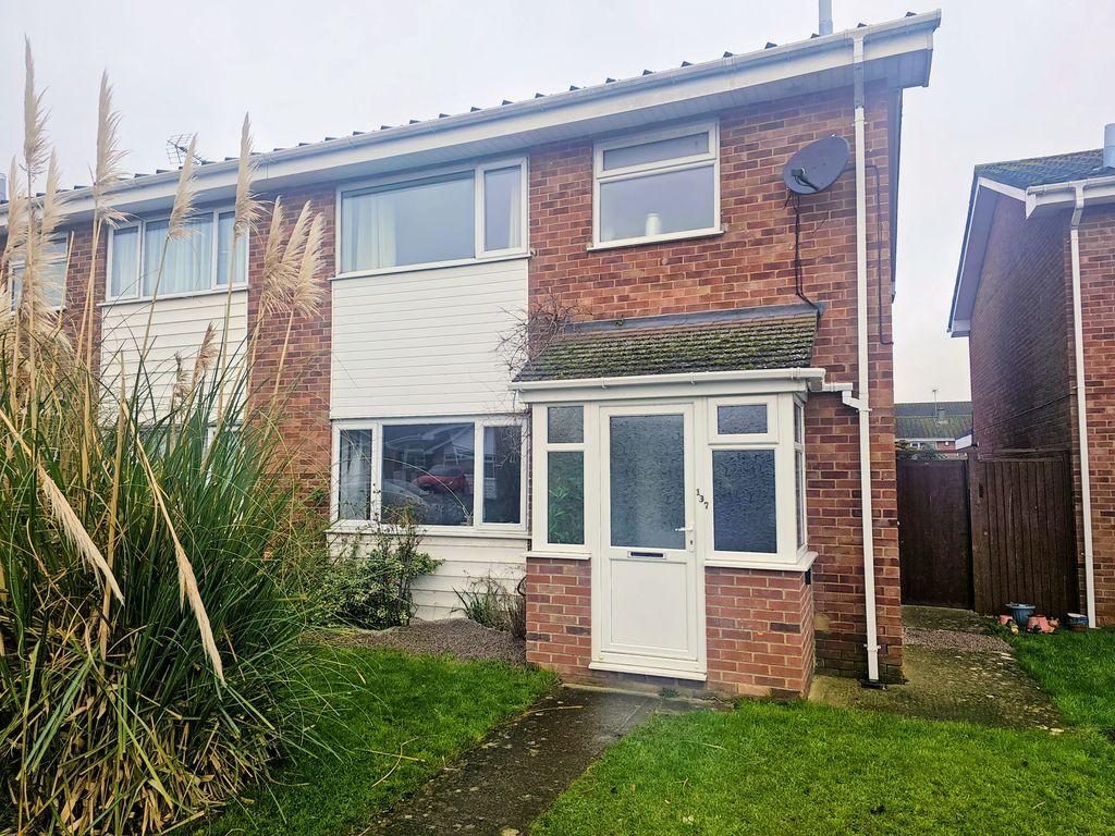 3 bed semidetached house to rent in Golden Vale, Churchdown