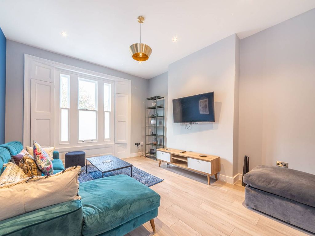 4 bed property for sale in Bartholomew Road, Kentish Town, London NW5