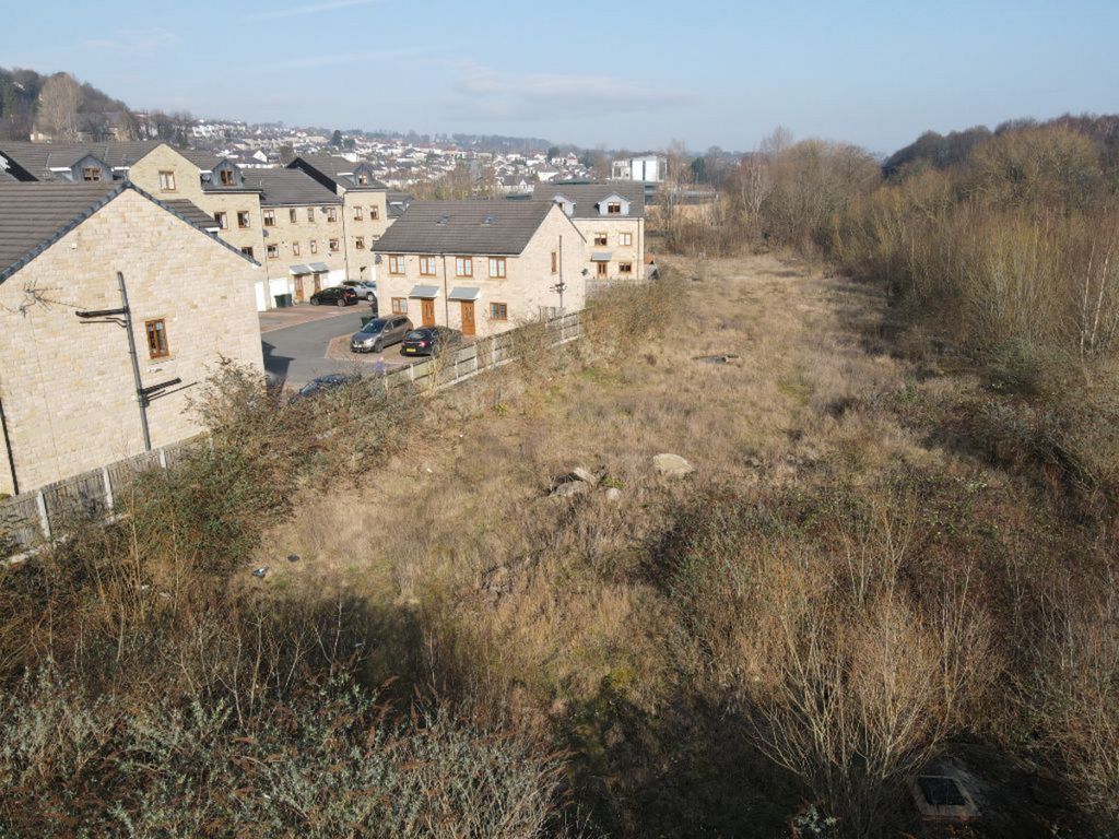 240 bed block of flats for sale in Hallfield Drive, Shipley BD17 Zoopla