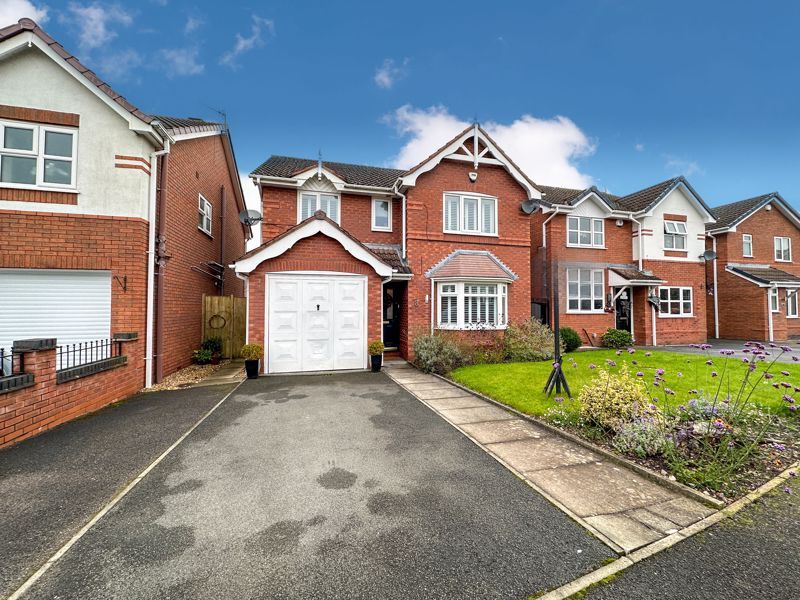 4 bed detached house for sale in Amelia Close, Baddeley Green ST2, £