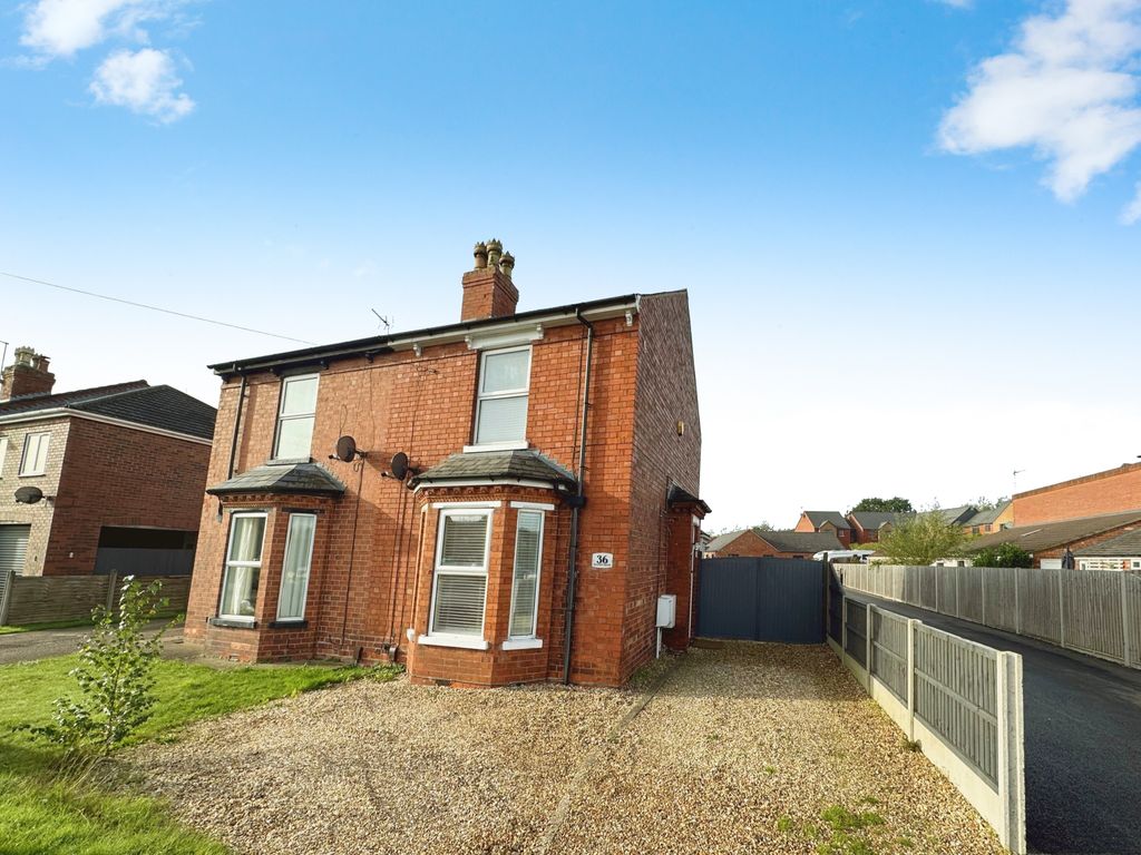 3 bed semidetached house for sale in Station Road, North Hykeham