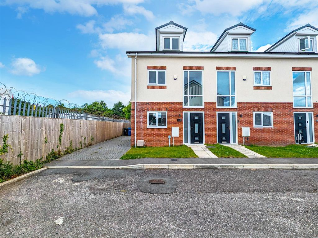4 bed end terrace house for sale in Bramblemeade, Off Hulme Road, Leigh