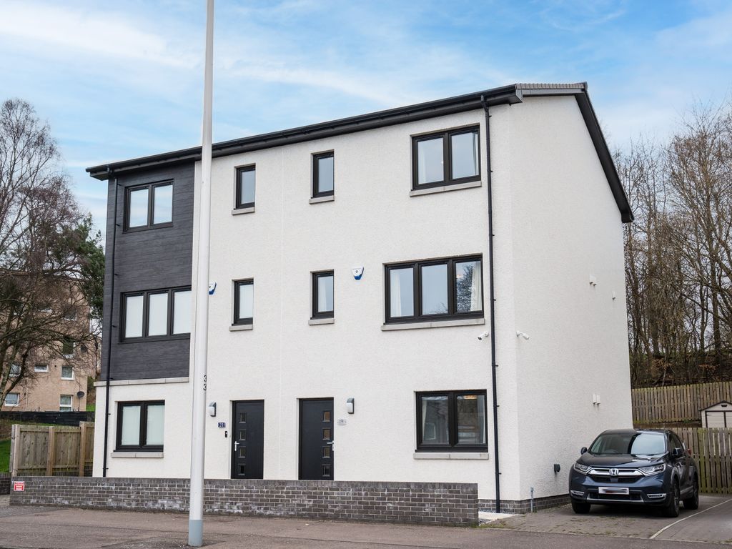 4 bed town house for sale in Dickson Avenue, Dundee DD2, £270,000 Zoopla