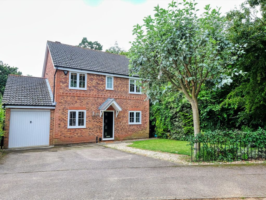 4 bed detached house for sale in Hampden Drive, Norwich NR7, £500,000