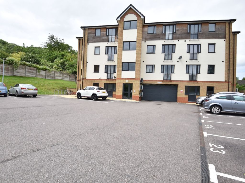 1 bed flat to rent in Earls Court, Mulberry Close, Luton, Bedfordshire LU1, £900 pcm Zoopla