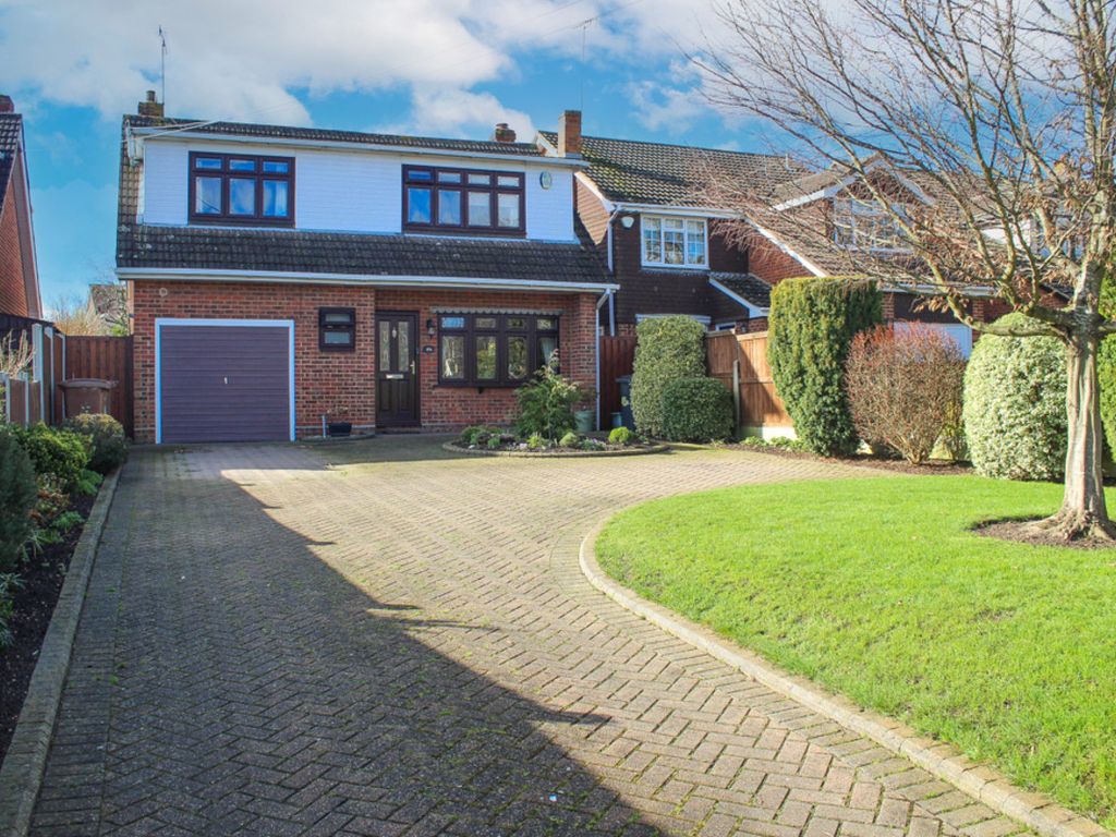 4 bed detached house for sale in Church End Lane, Wickford SS11, £