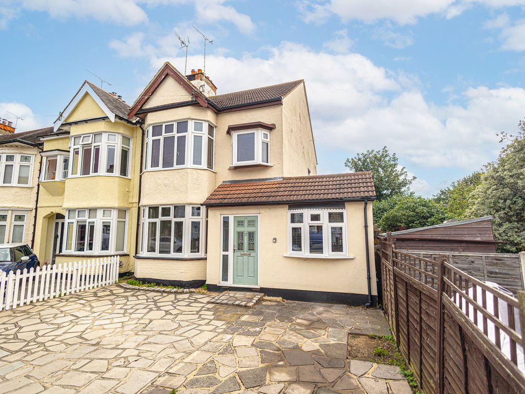 4 bed semidetached house for sale in Crowborough Road, SouthendOnSea