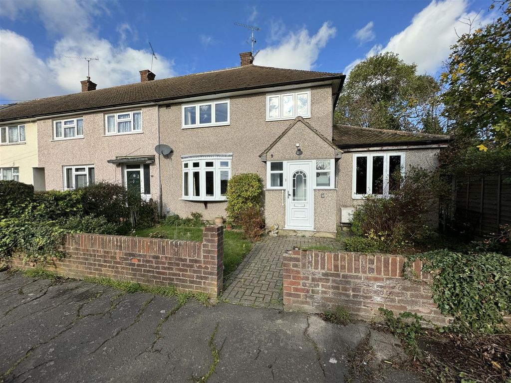 4 bed end terrace house for sale in Hamble Lane, South Ockendon RM15, £