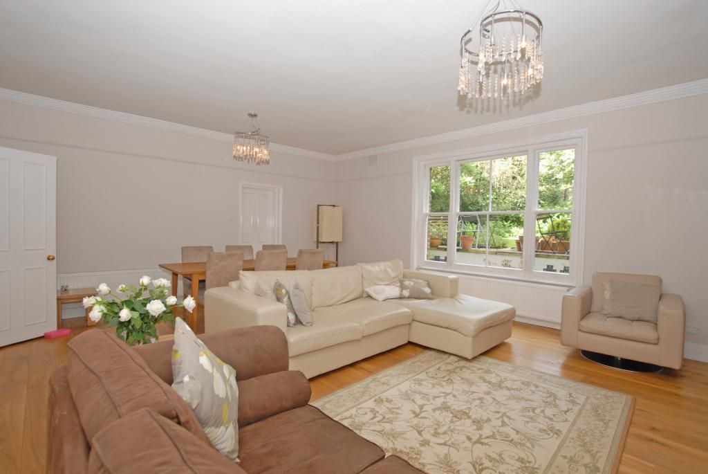 2 bed flat to rent in Vanbrugh Park, Blackheath, London SE3 Zoopla