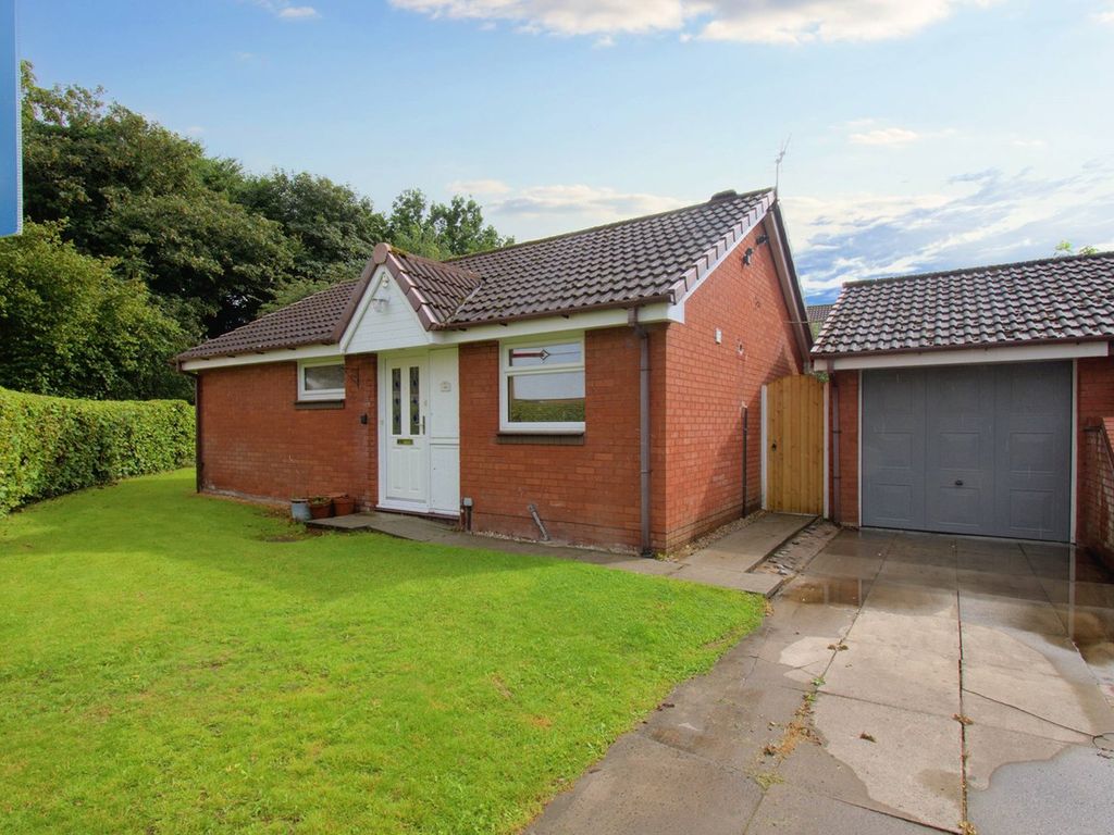 2 bed detached bungalow for sale in Kilsyth Close, Fearnhead