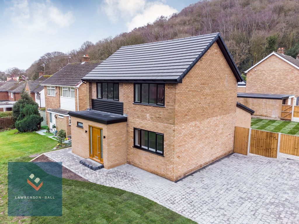 4 bed detached house for sale in Howey Rise, Frodsham WA6, £600,000