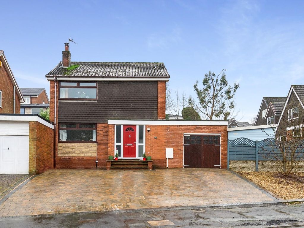 3 bed linkdetached house for sale in The Hall Coppice, Egerton, Bolton