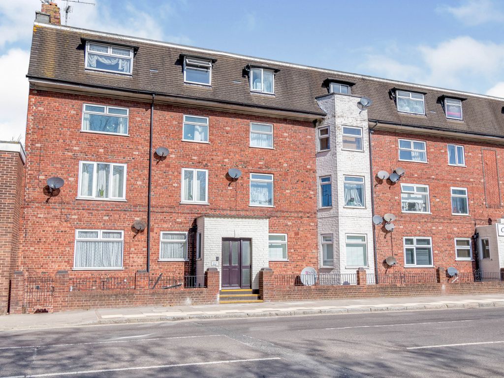 2 bed flat for sale in Consulate House, Canute Road, Southampton