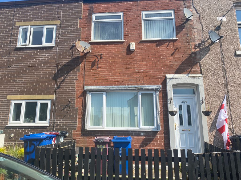 2 bed terraced house to rent in Wensley Road, Blackburn BB2, £575 pcm