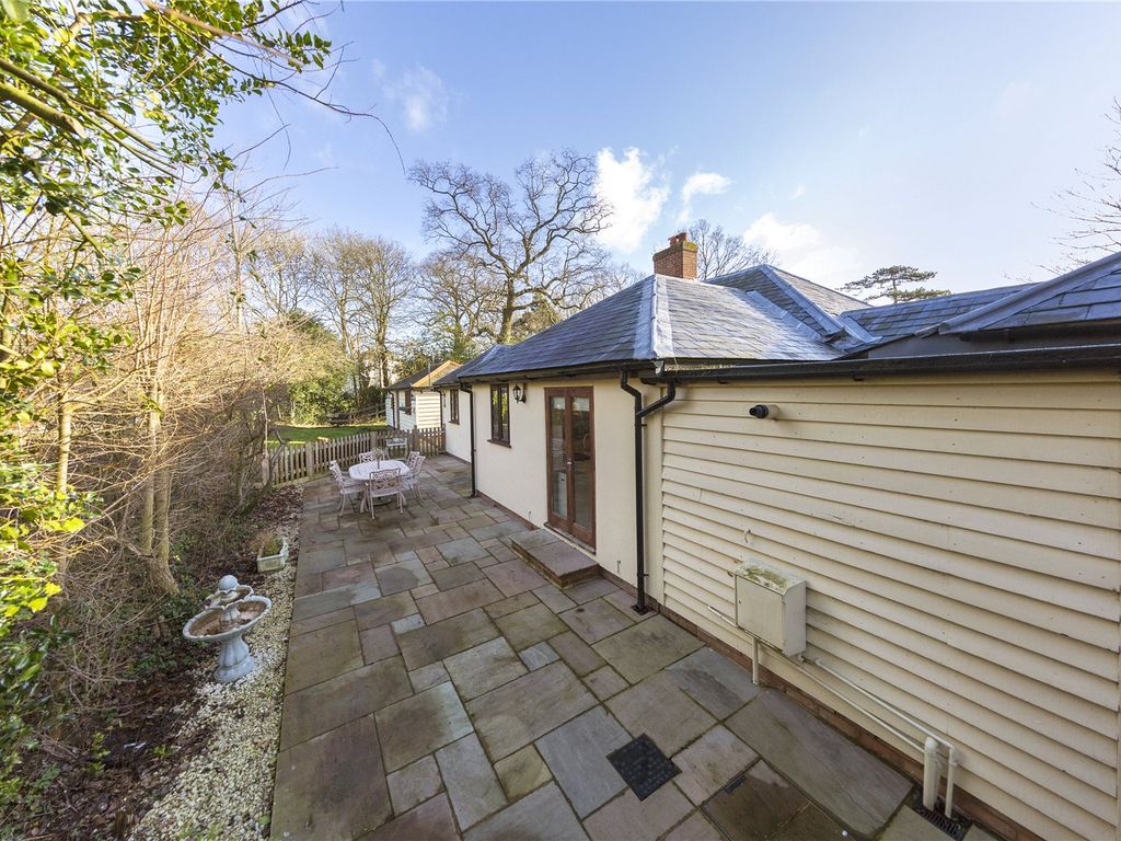 Property Details For Ivy Cottage Toot Hill Road Greensted Ongar