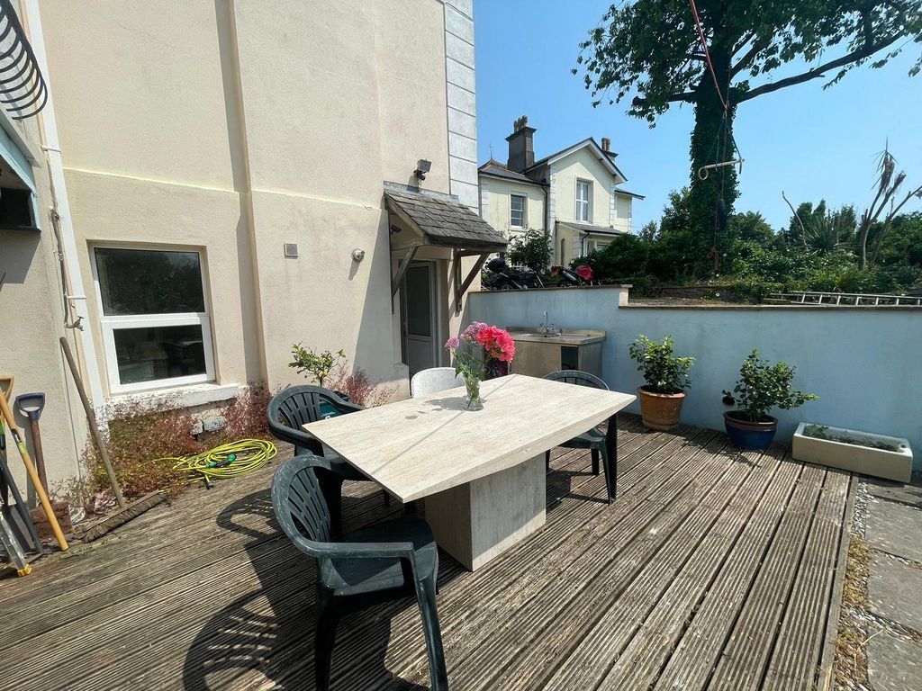 2 bed flat to rent in Cleveland Road, Torquay TQ2 Zoopla
