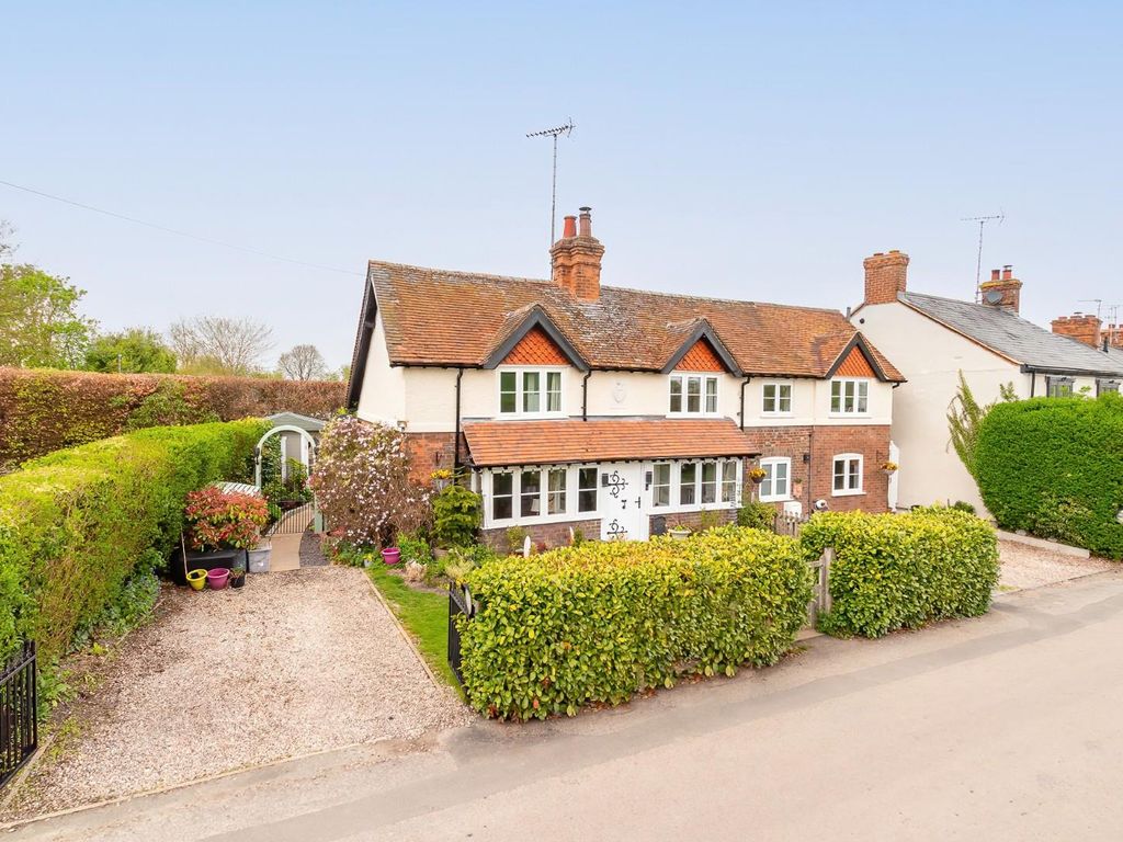 3 bed detached house for sale in Buckland, Aylesbury HP22 Zoopla