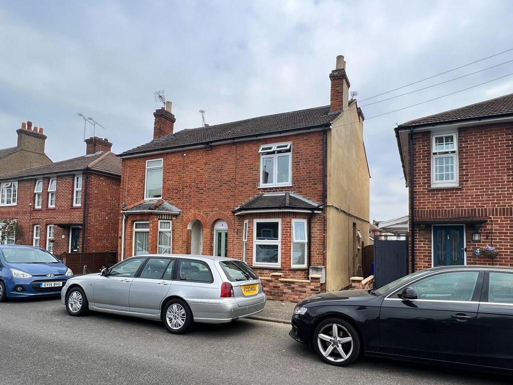 1 bed flat for sale in Coleman Road, Aldershot GU12 Zoopla