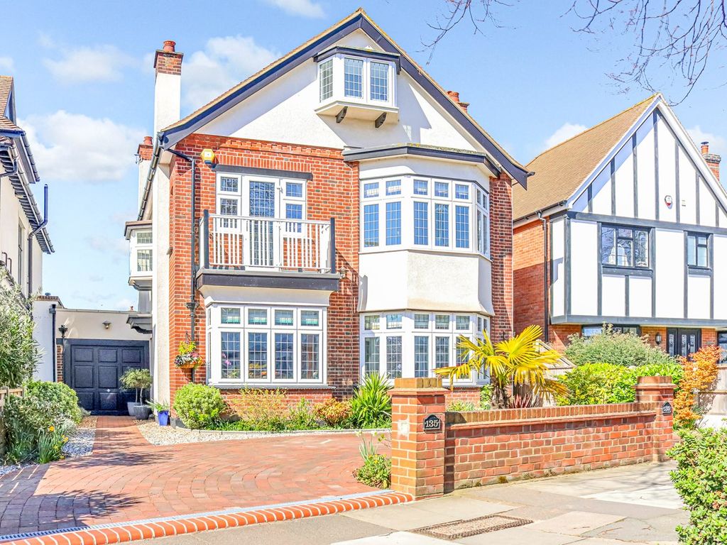 6 bed detached house for sale in Chalkwell Avenue, Chalkwell SS0 Zoopla