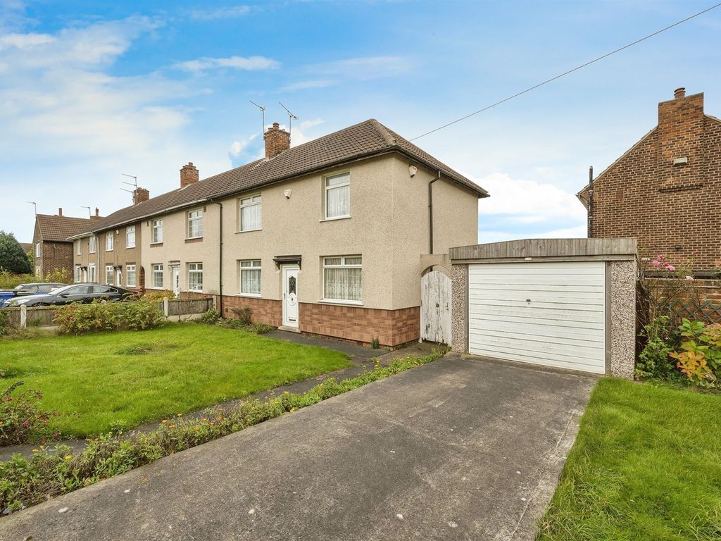 3 bed end terrace house for sale in Welfare Road, Woodlands, Doncaster