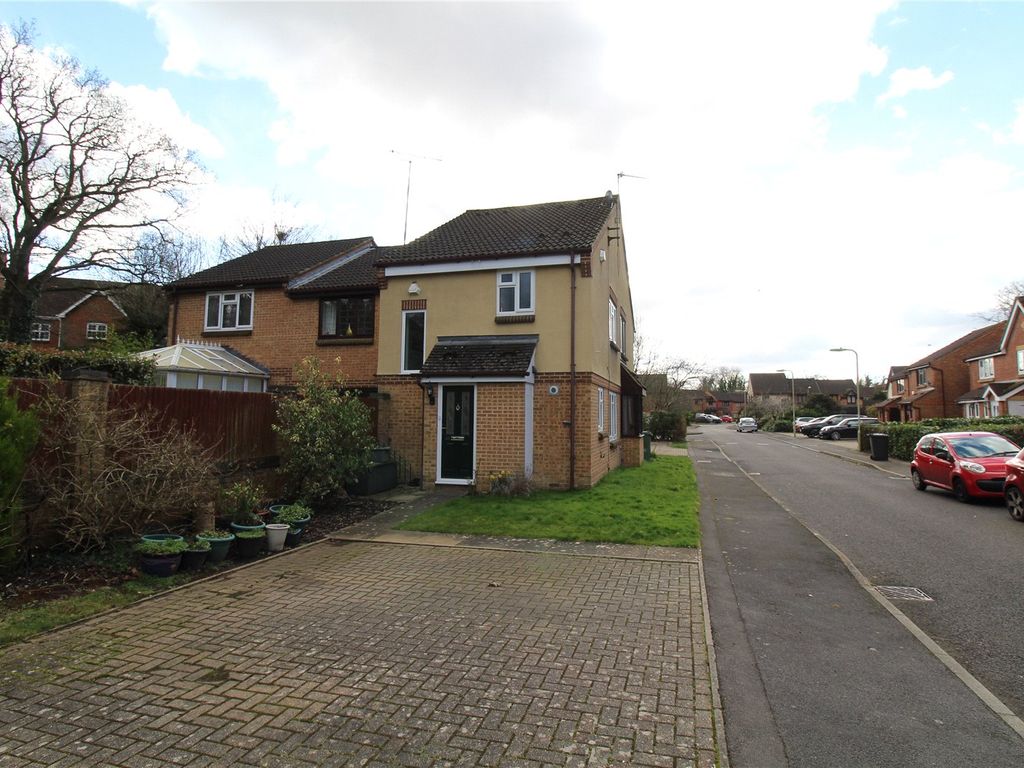 1 bed end terrace house for sale in Great Oaks Chase, Chineham