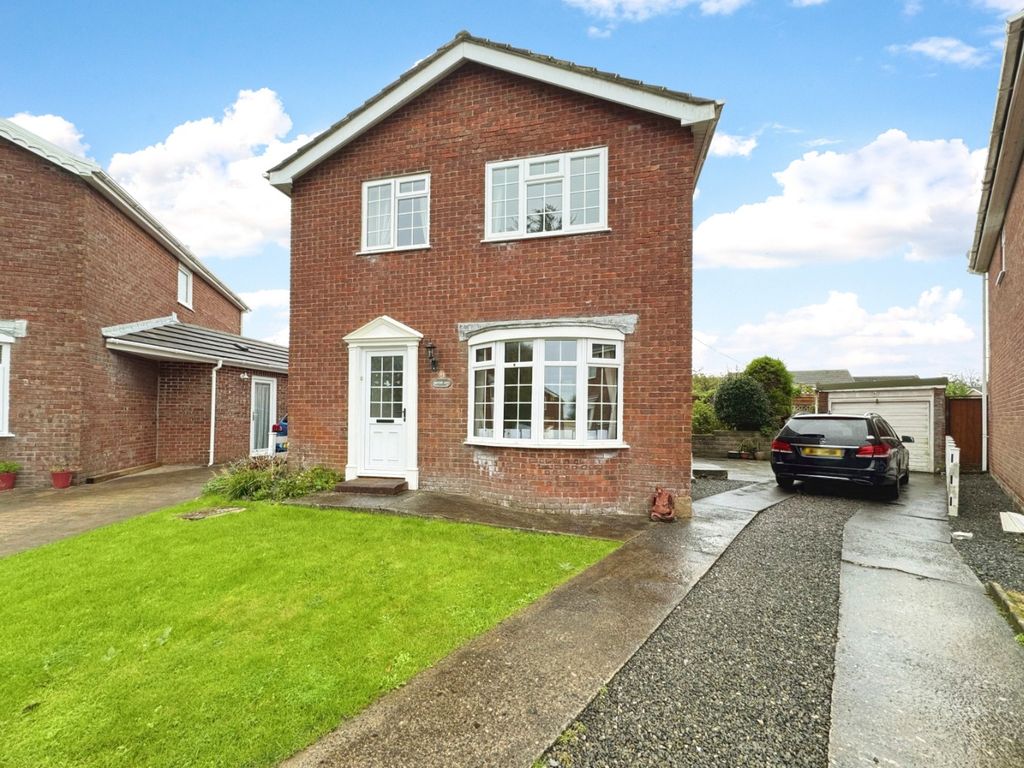 4 bed detached house for sale in Meadow Drive, Gorseinon, Swansea, West SA4, £299,995