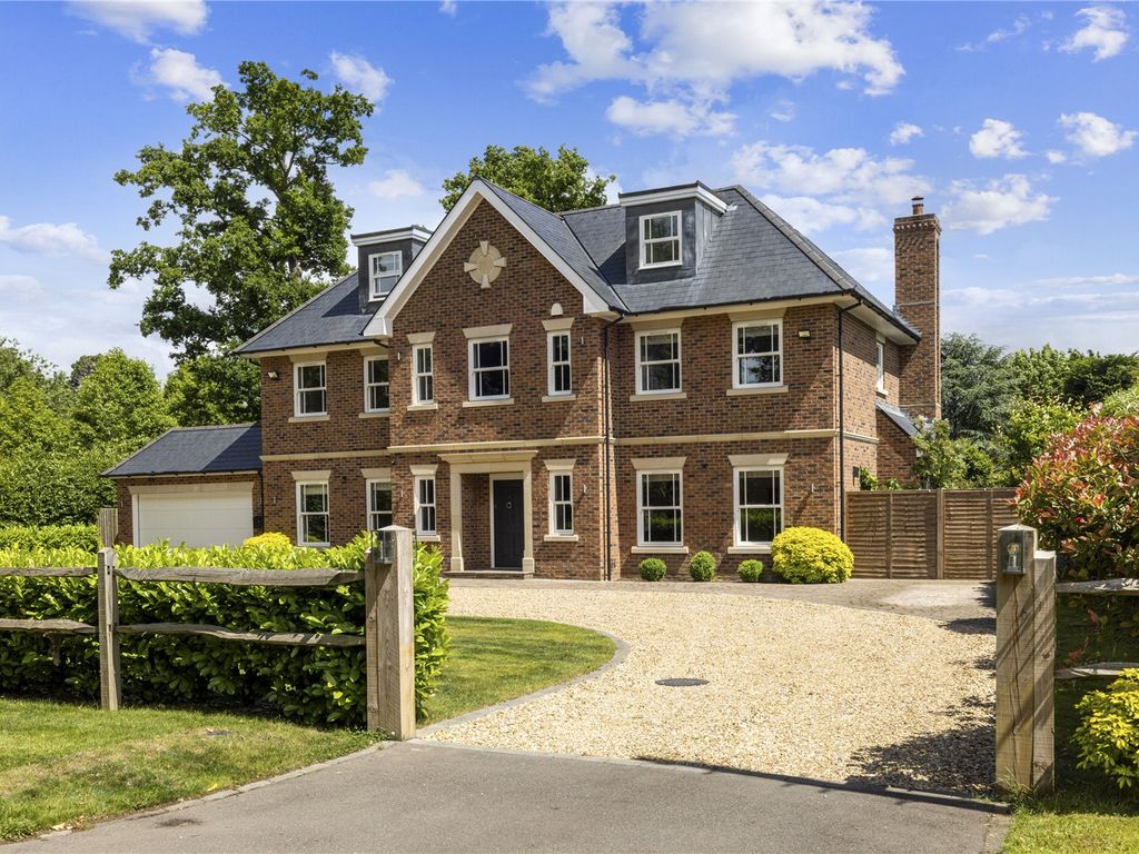5 bed detached house for sale in Avenue Road, Cobham, Surrey KT11, £