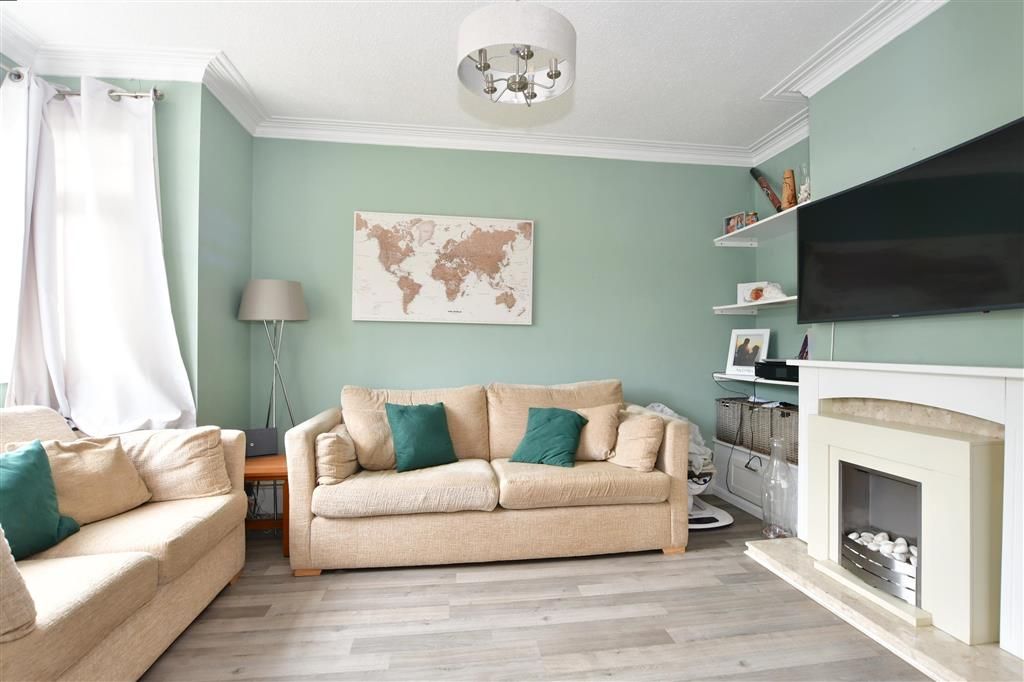 3 bed end terrace house for sale in Silvester Road, Waterlooville