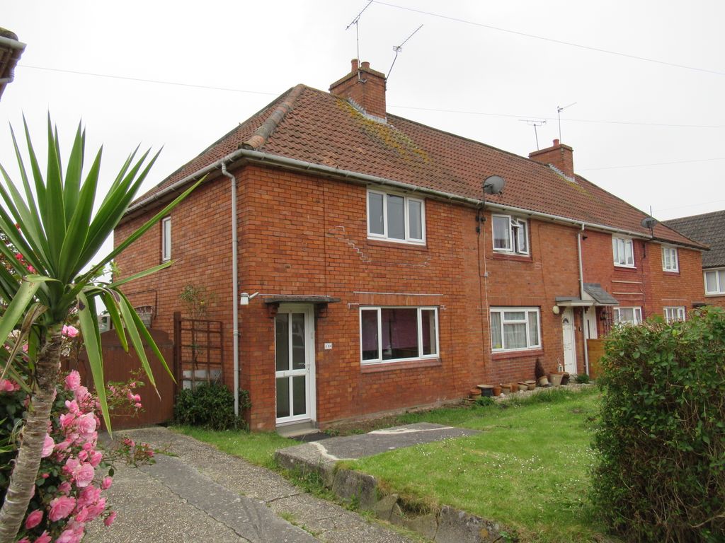 3 bed semidetached house to rent in Goldcroft, Yeovil BA21, £915 pcm