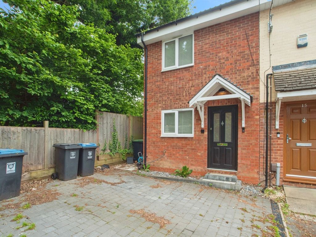 2 bed end terrace house for sale in Hales Park Close, Hemel Hempstead