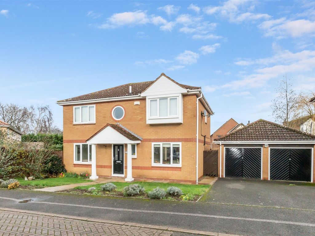 4 bed detached house for sale in Lambourn Court, Emerson Valley, Milton