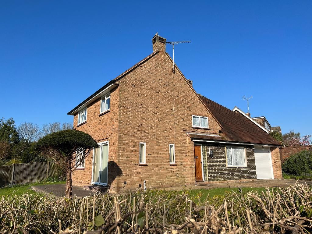 3 bed detached house to rent in Ingram Road, Steyning, West Sussex BN44