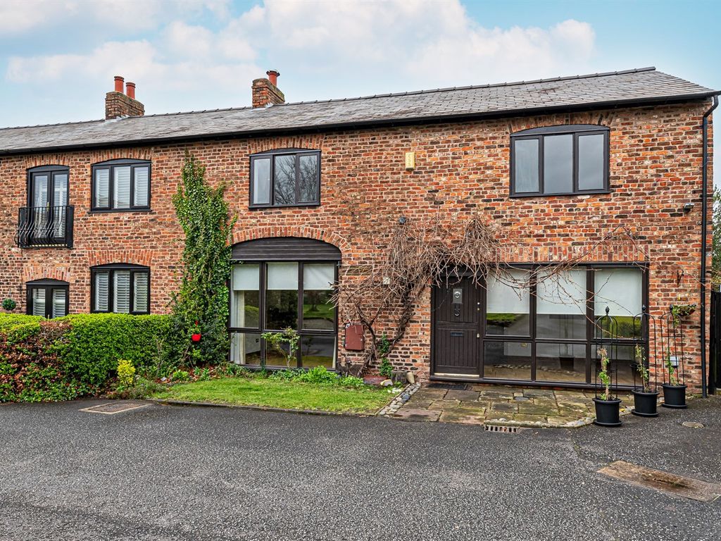 3 bed barn conversion for sale in Manor Farm Court, Langdale Way