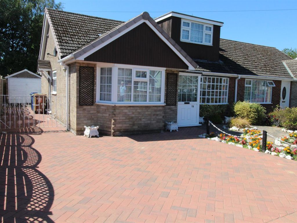 3 bed semidetached house for sale in Sterling Crescent, Waltham, Grimsby, N.E. Lincs DN37 Zoopla