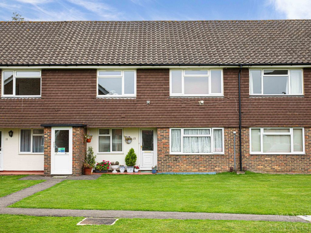 2 bed flat for sale in London Road, Crawley RH10, £250,000 Zoopla