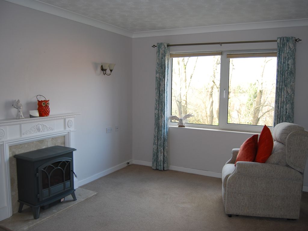 1 bed flat for sale in Nailers Court, Ednall Lane, Bromsgrove B60, £