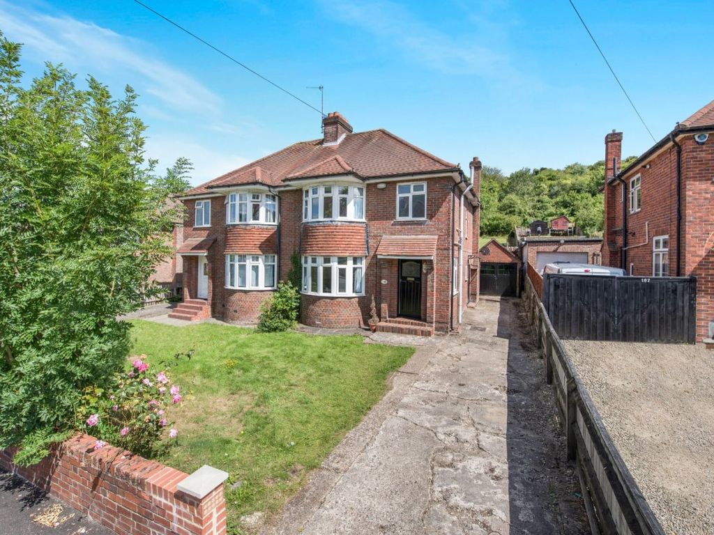 4 bed semidetached house to rent in Desborough Road, High HP11