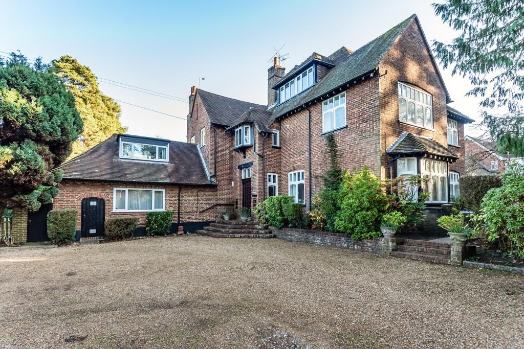 2 bed cottage to rent in Camberley, Surrey GU15 Zoopla