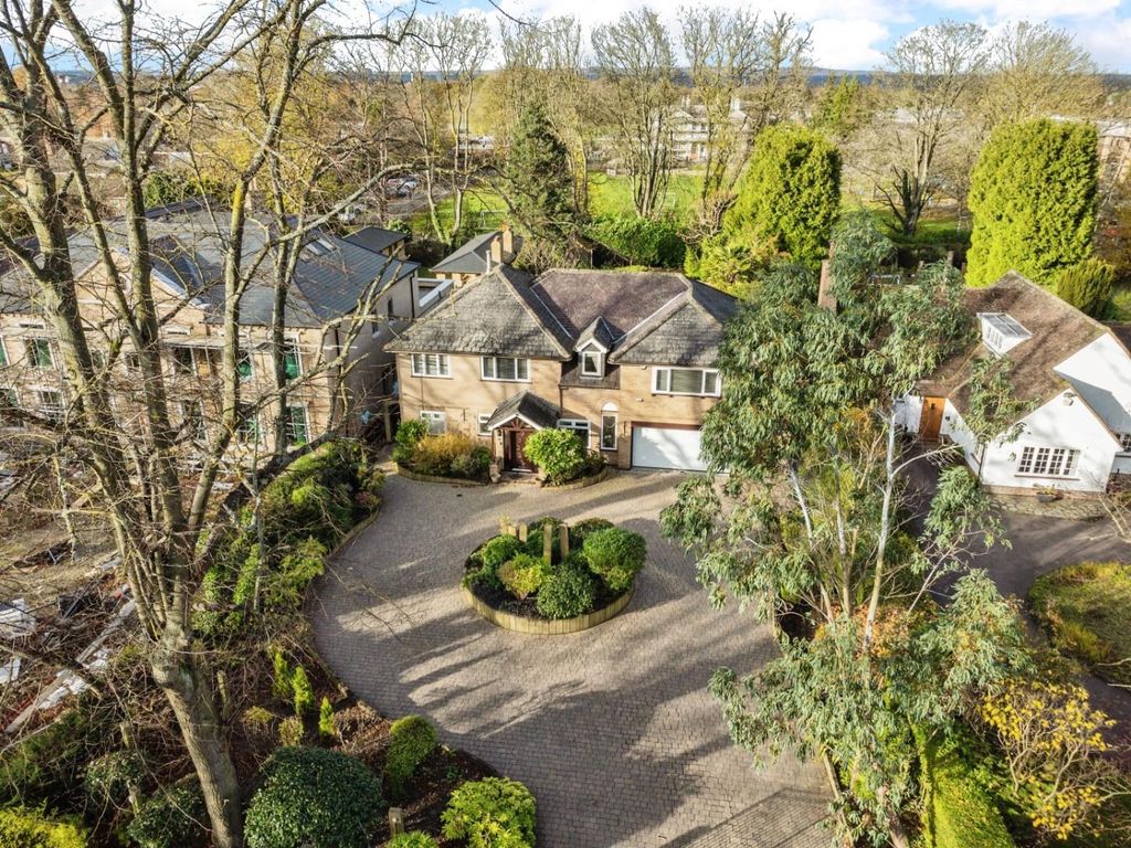 6 bed detached house for sale in Spencefield Lane, Leicester LE5, £