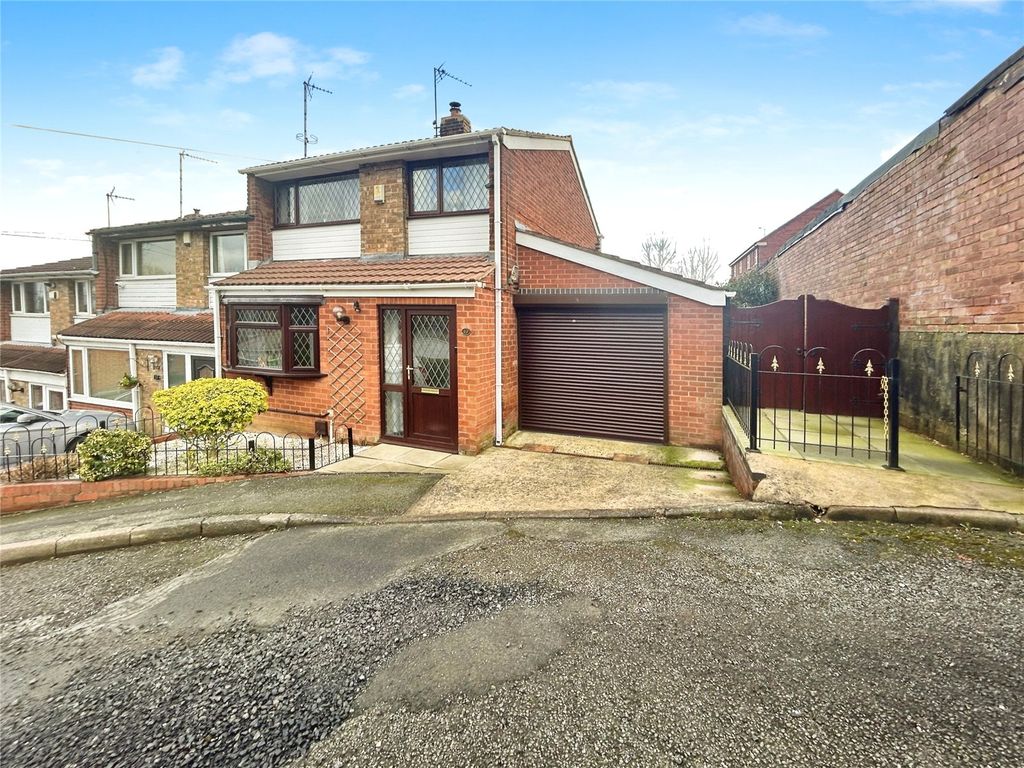 3 bed end terrace house for sale in Starthe Bank, Heanor, Derbyshire DE75, £170,000 Zoopla