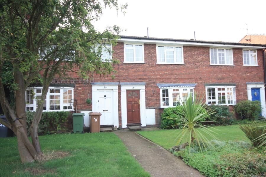 3 bed terraced house to rent in Mandeville Close, Guildford GU2 Zoopla