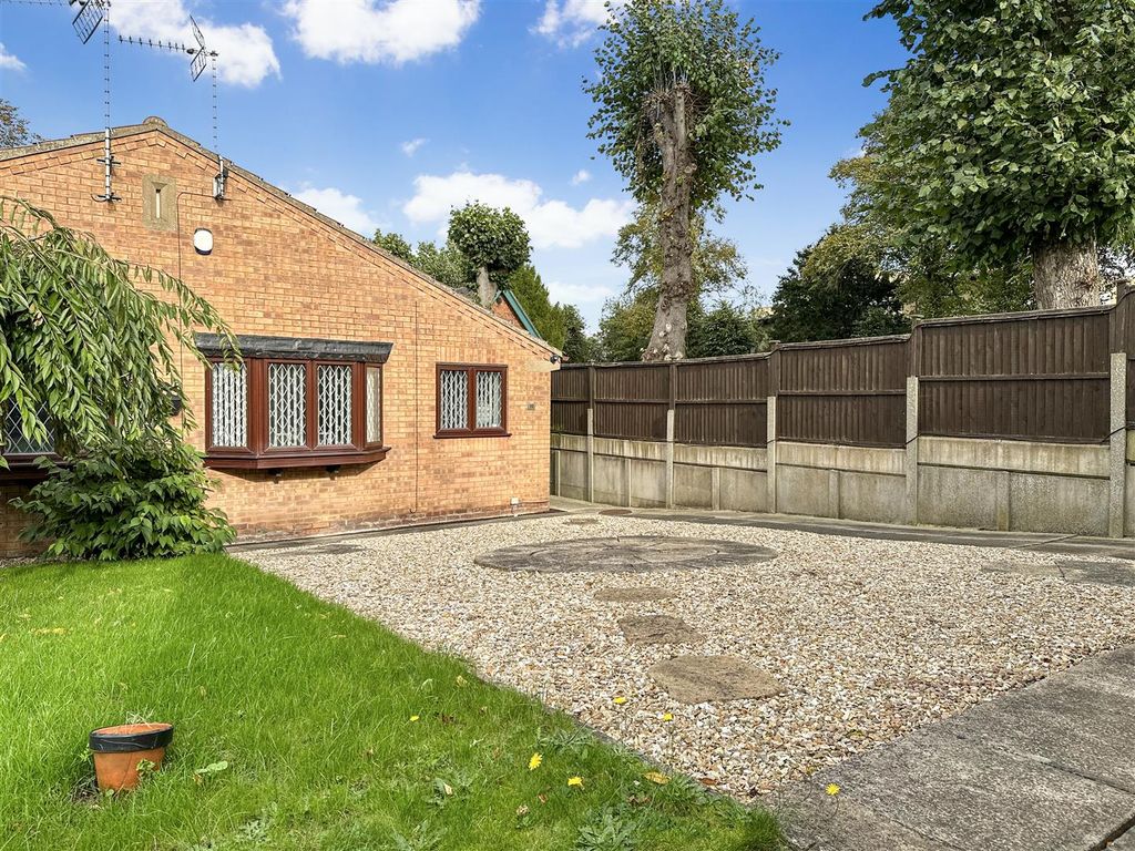 2 bed semidetached bungalow for sale in St. Peters Close, New Ollerton, Newark NG22, £160,000