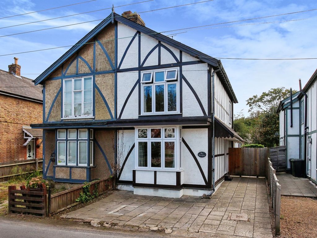 3 bed semidetached house for sale in Vicarage Road, Yalding, Maidstone